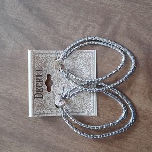 Grunge decree oval hoop earrings